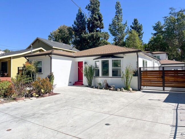 4022 Collis Ave in Los Angeles, CA - Building Photo - Building Photo