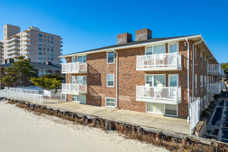 Shore Club Condominiums in Margate City, NJ - Foto de edificio - Building Photo