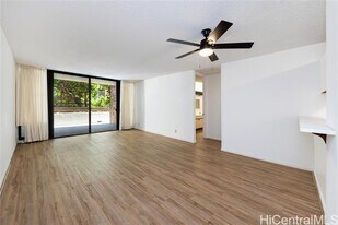 1015 Aoloa Pl in Kailua, HI - Building Photo