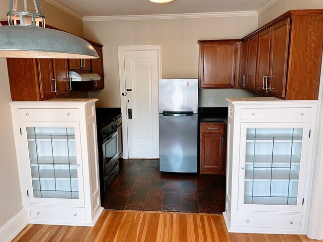 2716 Humboldt Ave S in Minneapolis, MN - Building Photo - Building Photo