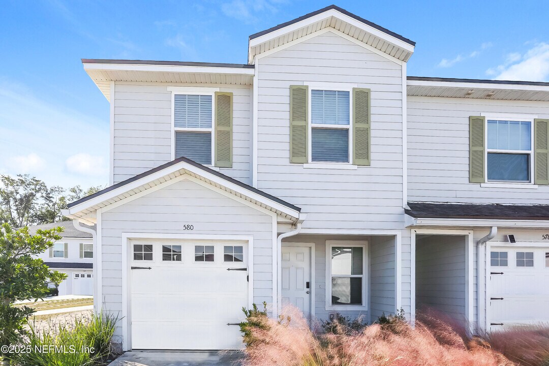 580 Eiseman Wy in Jacksonville, FL - Building Photo