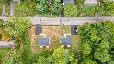 152 Grove Ave in Groton, CT - Building Photo - Building Photo