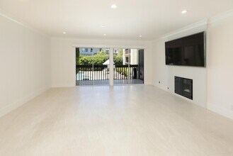 226 W Edith Ave in Los Altos, CA - Building Photo - Building Photo