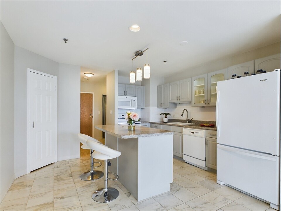 474 Revere Beach Blvd, Unit 1106 in Revere, MA - Building Photo