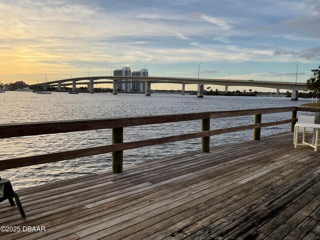405 N Halifax Ave in Daytona Beach, FL - Building Photo - Building Photo