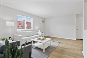 Rivertown Apartments in New Brighton, PA - Foto de edificio - Building Photo