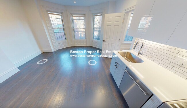225 Newbury St, Unit 3r in Boston, MA - Building Photo - Building Photo