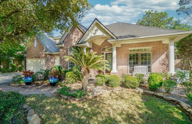 property at 94 E Fairbranch Cir