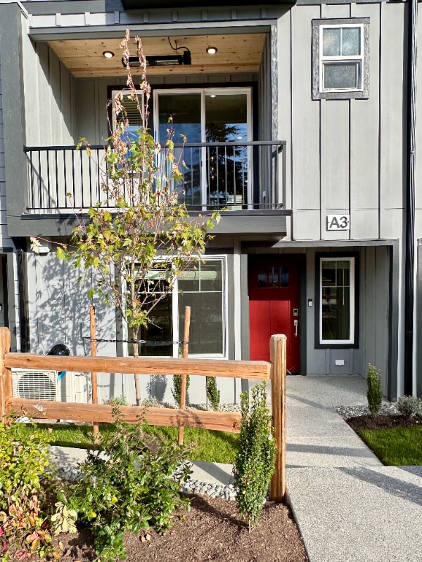 property at 15423 Admiralty Way