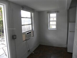 214 NW 49th Ave in Miami, FL - Building Photo - Building Photo