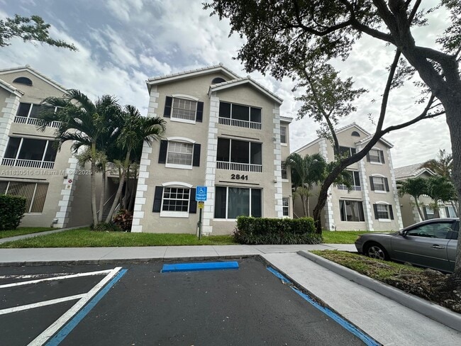 property at 2841 N Oakland Forest Dr
