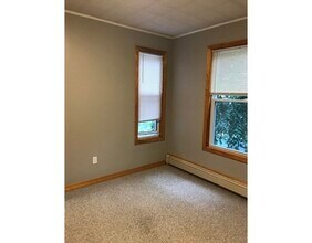 28 Lake St in Somerville, MA - Building Photo - Building Photo