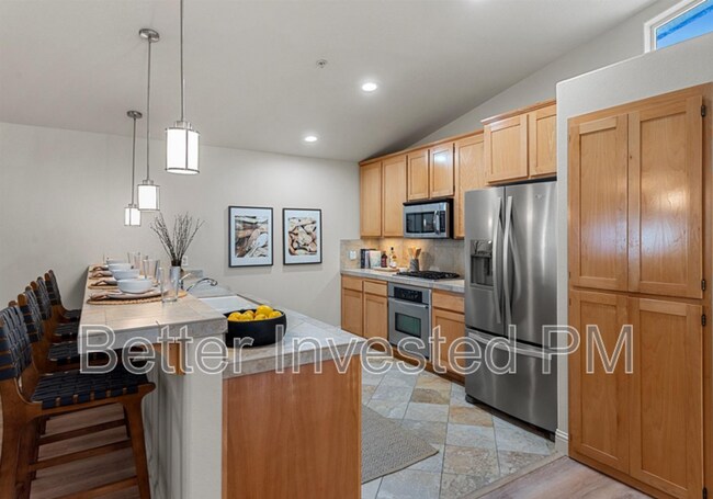 14636 Jomark Ln in Occidental, CA - Building Photo - Building Photo
