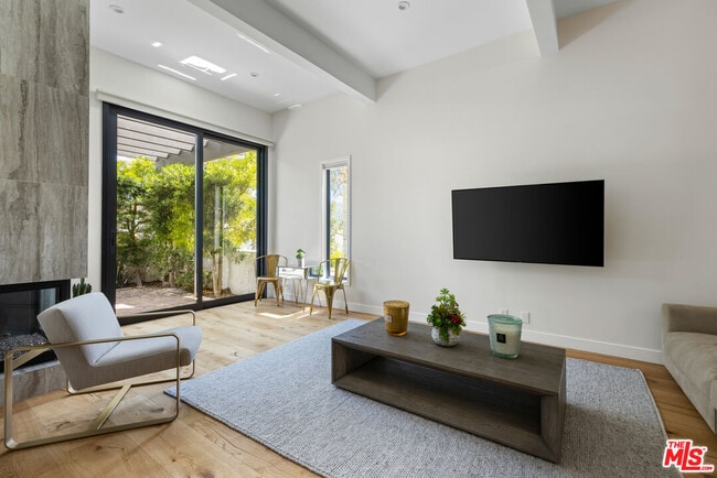 1549 Palisades Dr in Los Angeles, CA - Building Photo - Building Photo