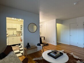 1101 Bellaire St in Denver, CO - Building Photo - Building Photo