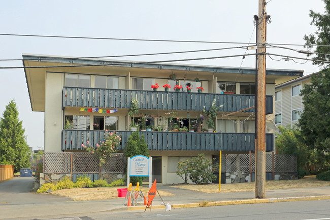 Central Manor in Victoria, BC - Building Photo - Building Photo