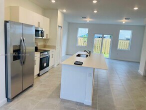 1144 SE 2nd St in Florida City, FL - Building Photo - Building Photo