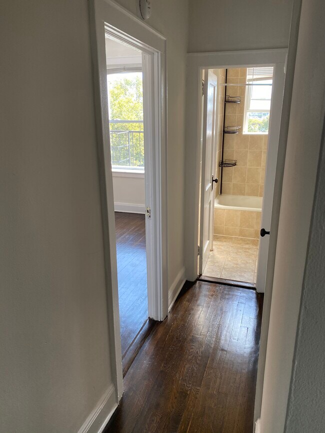 42 Kelly, Unit 205 photo'