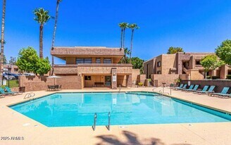3601 W Tierra Buena Ln in Phoenix, AZ - Building Photo