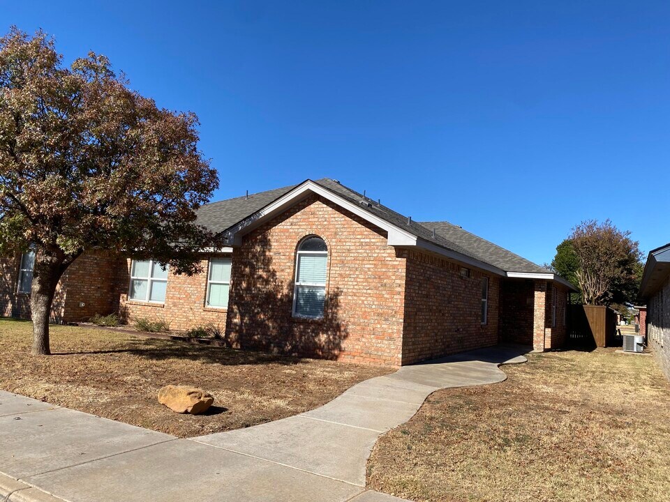 3116 111th St in Lubbock, TX - Building Photo