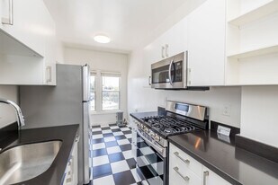 421 Van Dyke in Oakland, CA - Building Photo