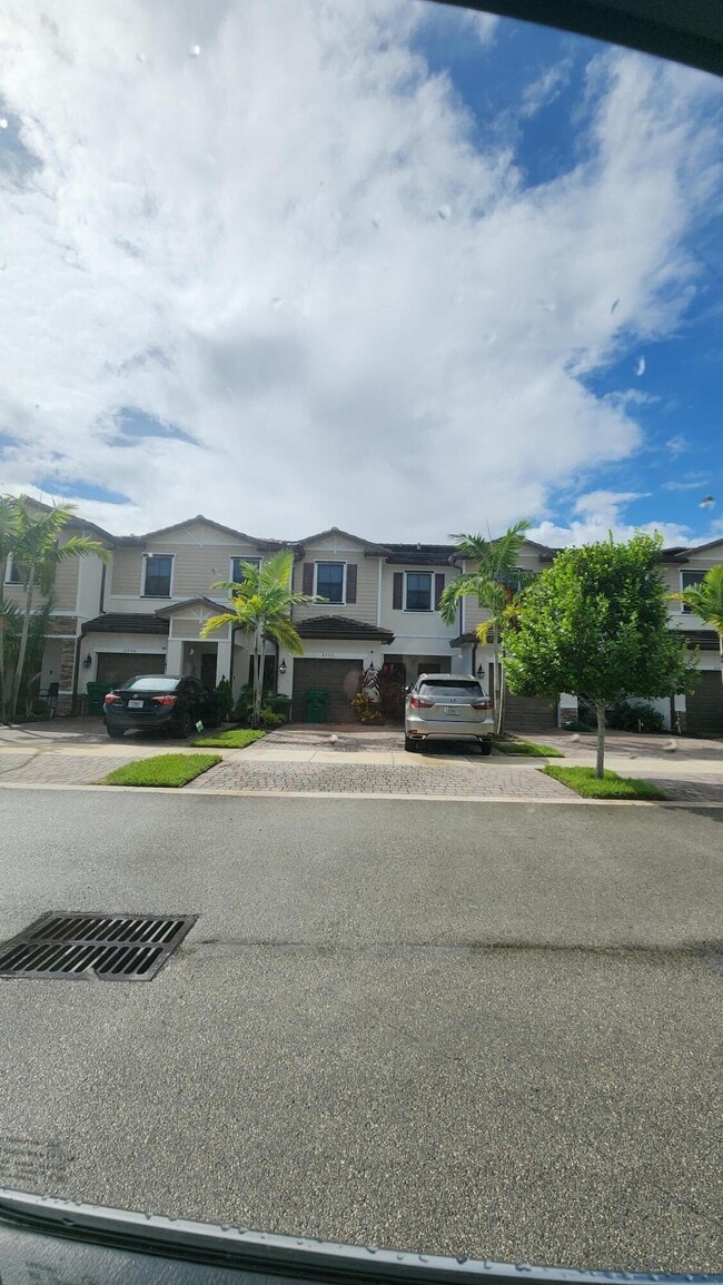 6002 Clydesdale Ct in Davie, FL - Building Photo - Building Photo