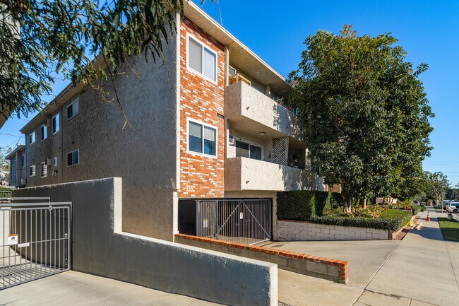1712 Colby Ave in Los Angeles, CA - Foto de edificio - Building Photo
