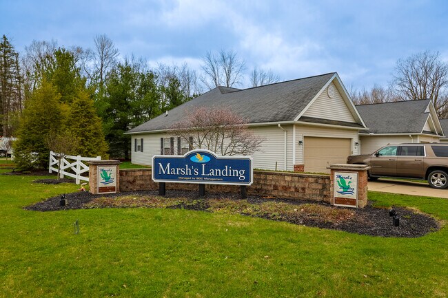 Marsh's Landing in Elyria, OH - Foto de edificio - Building Photo