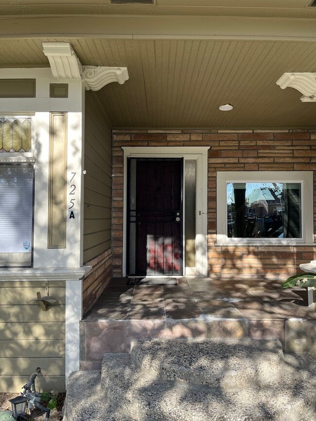 725 E Julian St in San Jose, CA - Building Photo - Building Photo