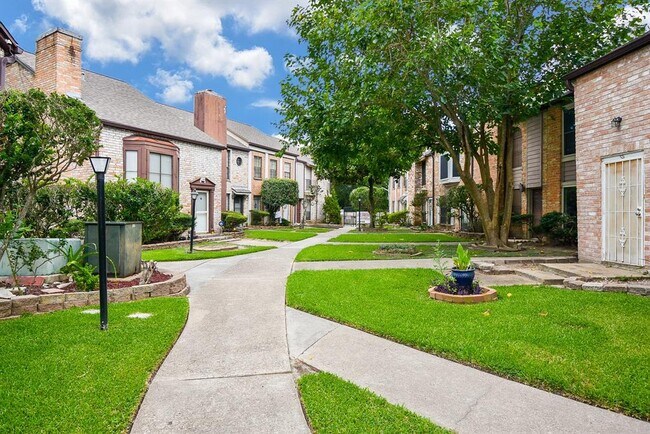 5100 Allendale Rd in Houston, TX - Building Photo - Building Photo