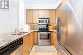 20-120 Bloorview Pl in Toronto, ON - Building Photo - Building Photo