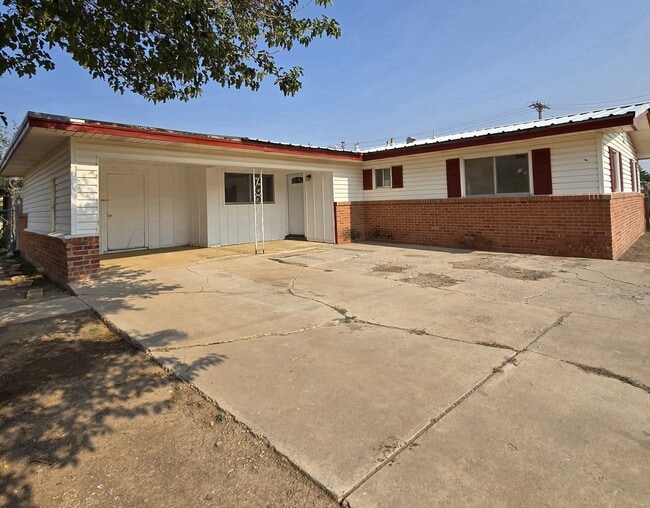 property at 1618 W Tilden St