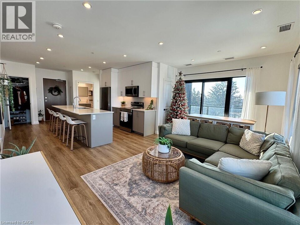 525 New Dundee Rd in Kitchener, ON - Building Photo