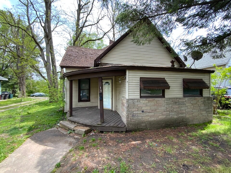 35 Lake St in Danville, IL - Building Photo