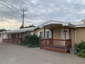 482 SE 1st Ave in Ontario, OR - Building Photo