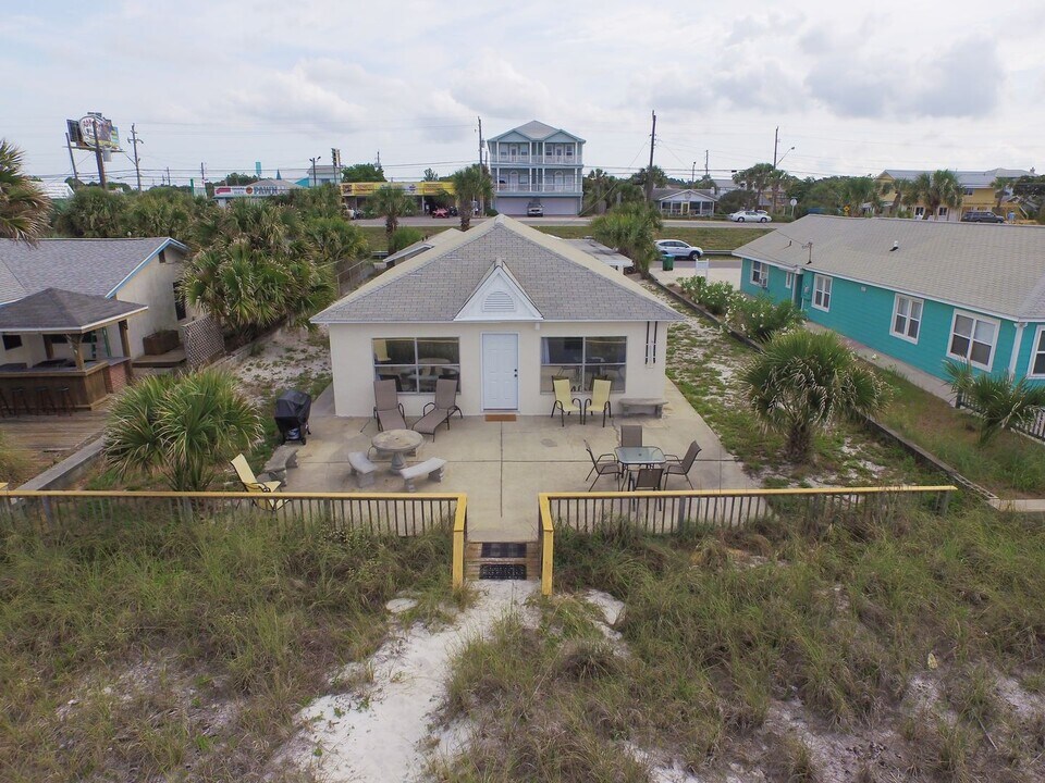 13307 Oleander Dr in Panama City, FL - Building Photo