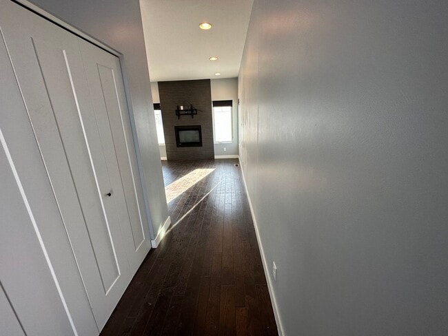 2518 Granite Dr NW in Minot, ND - Building Photo - Building Photo