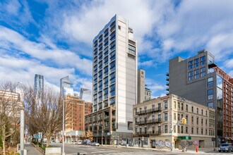 200 11th Ave in New York, NY - Foto de edificio - Building Photo
