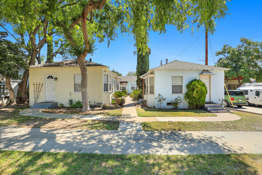 1704-1732 N Sierra Bonita Ave in Pasadena, CA - Building Photo