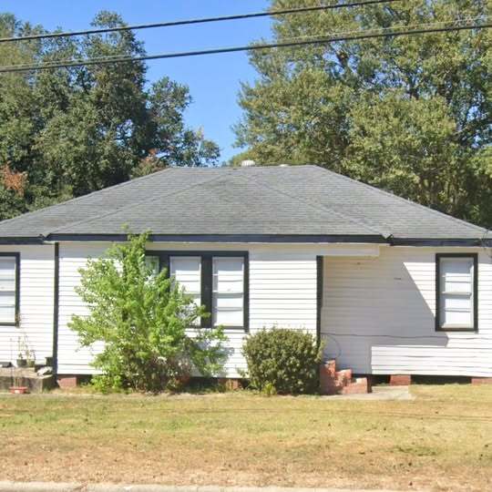 6937 39th St in Groves, TX - Building Photo