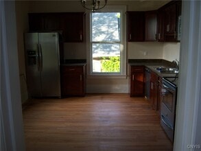 1658 James St in Syracuse, NY - Building Photo - Building Photo