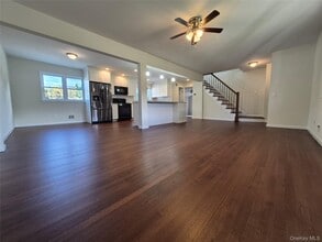 106 Roxbury Dr in Commack, NY - Building Photo - Building Photo