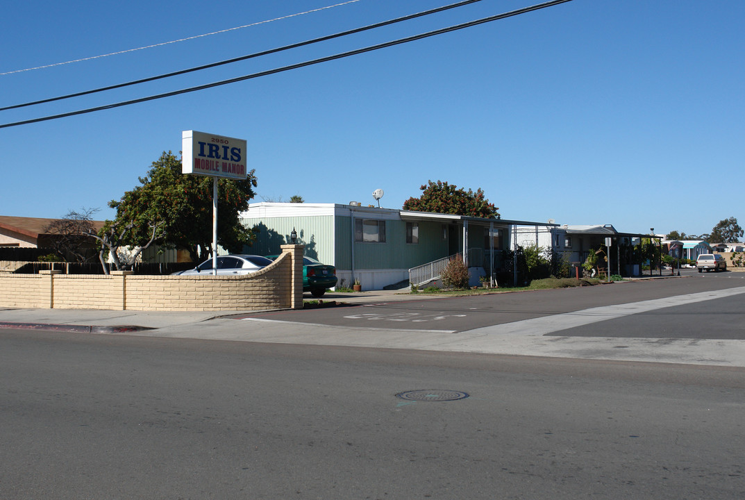 2950 Iris Ave in San Ysidro, CA - Building Photo