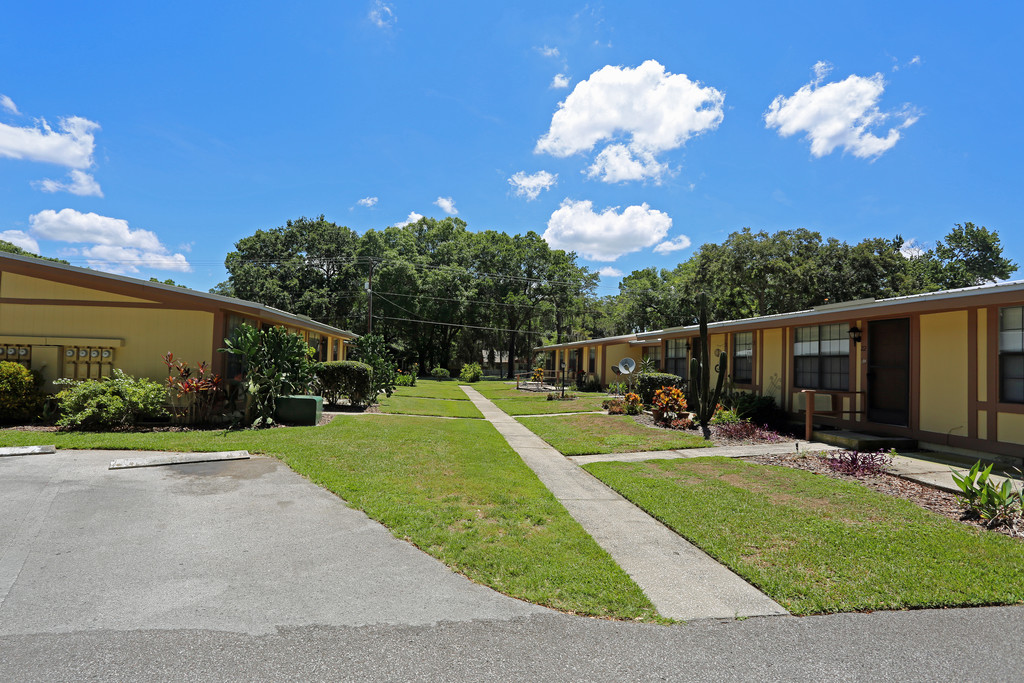 Garden Court Apartments Plant City