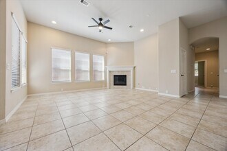 1515 Ralston Branch Way in Sugar Land, TX - Foto de edificio - Building Photo