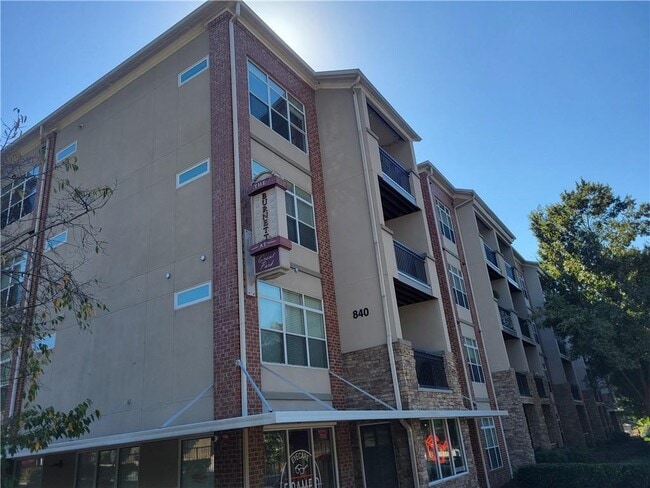 property at 840 United Ave SE