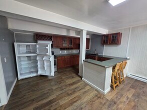 927 College Ave, Unit Unit - 8 in Morgantown, WV - Building Photo - Building Photo