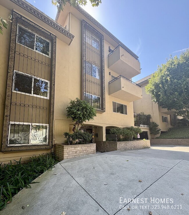 property at 6752 Hillpark Dr