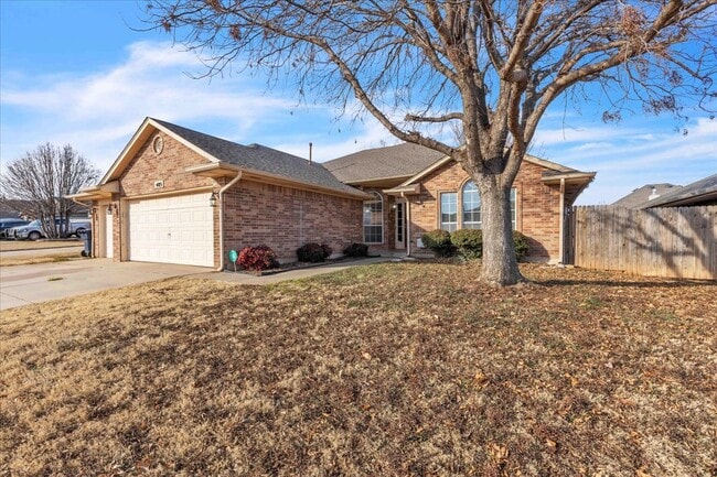405 NW 142nd Cir in Edmond, OK - Building Photo - Building Photo