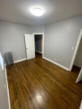 543 E 80th St, Unit 1 in Chicago, IL - Foto de edificio - Building Photo